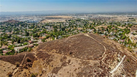 Photo of 10600 Helen Avenue, Shadow Hills, CA 91040 (MLS # BB26188519)