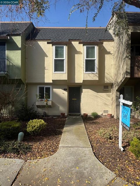 Photo of 1037 1037 Via Bonita, Alameda, CA 94502 (MLS # 41122493)