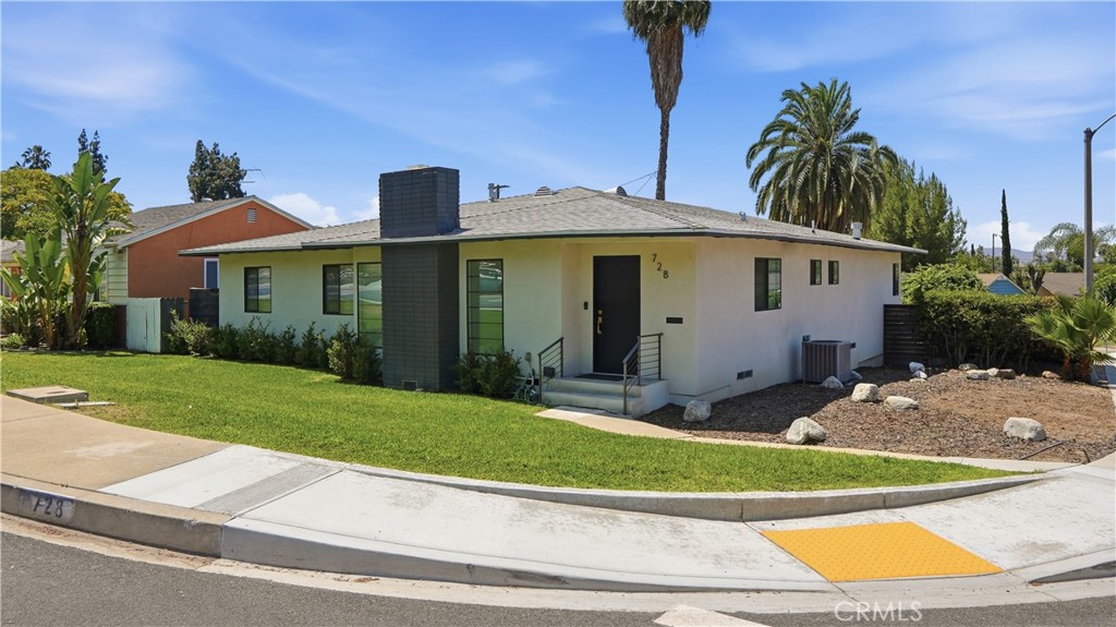 728 Val Vista