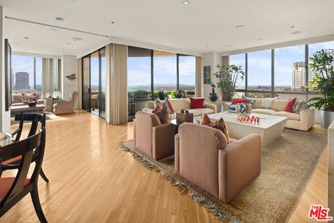 Photo of 10430 Wilshire Boulevard #1005, Los Angeles, CA 90024 (MLS # 25591761)