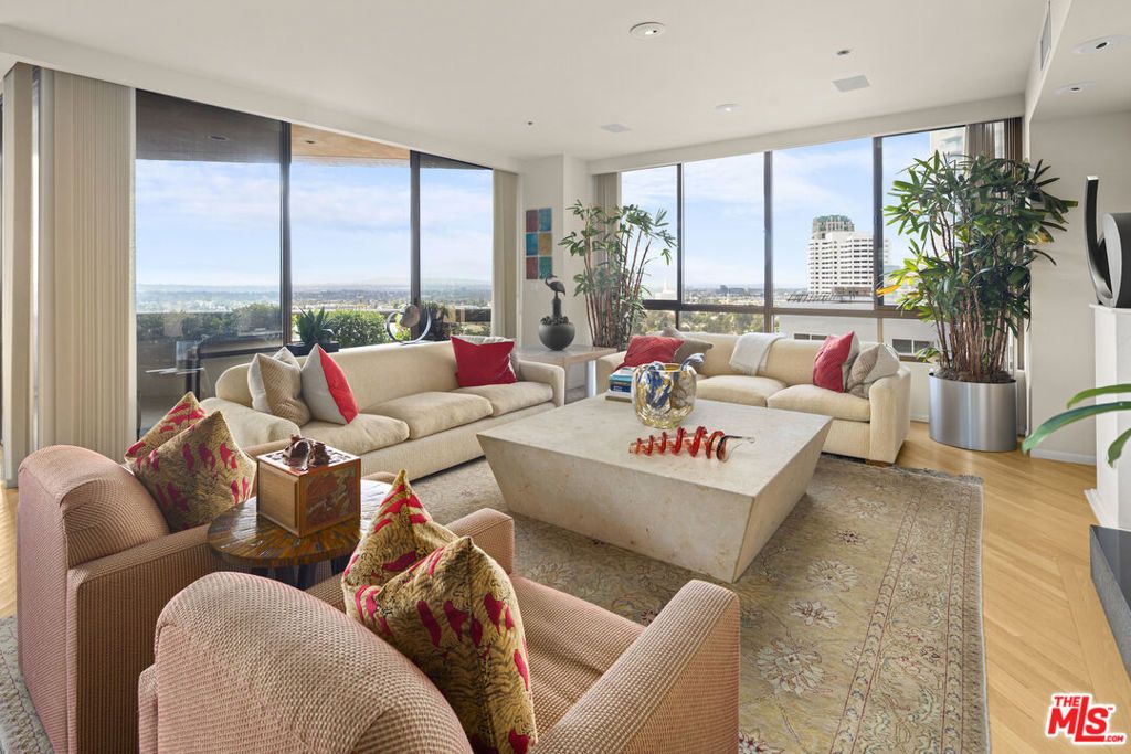 Photo of 10430 Wilshire Boulevard #1005, Los Angeles, CA 90024 (MLS # 25591761)
