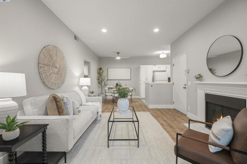 36992 Meadowbrook Cmn 102