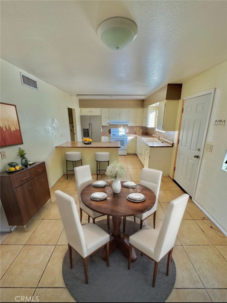 1060 N Lovekin Boulevard 2