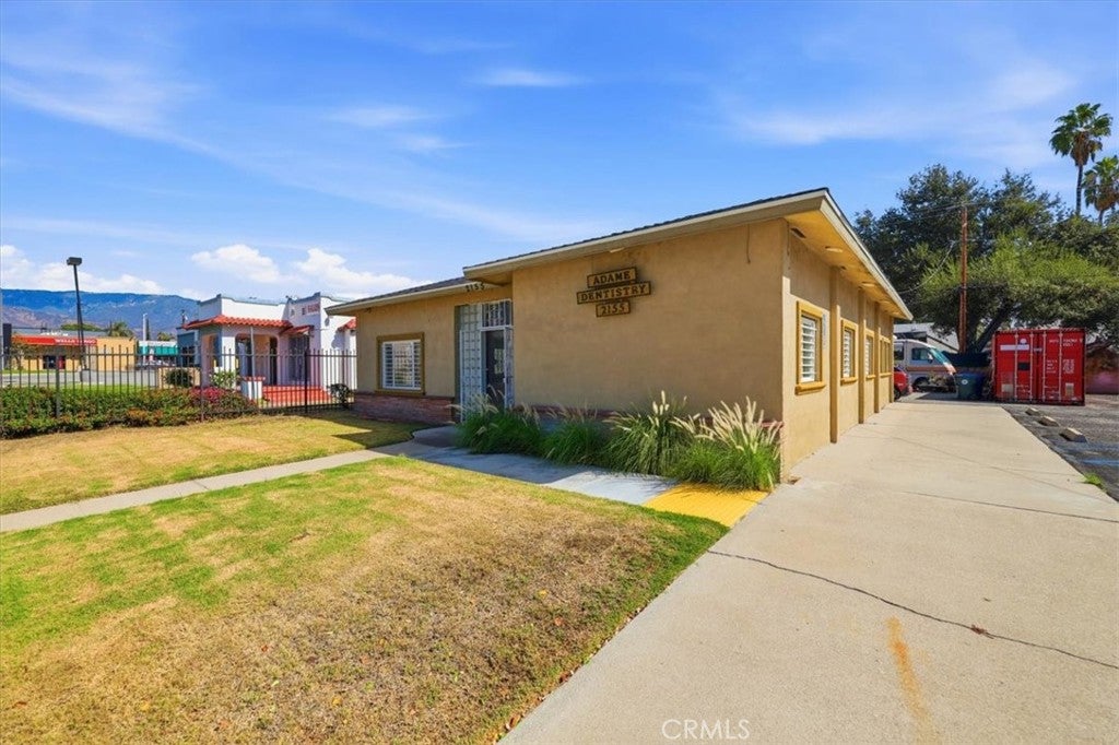 2155 N Arrowhead