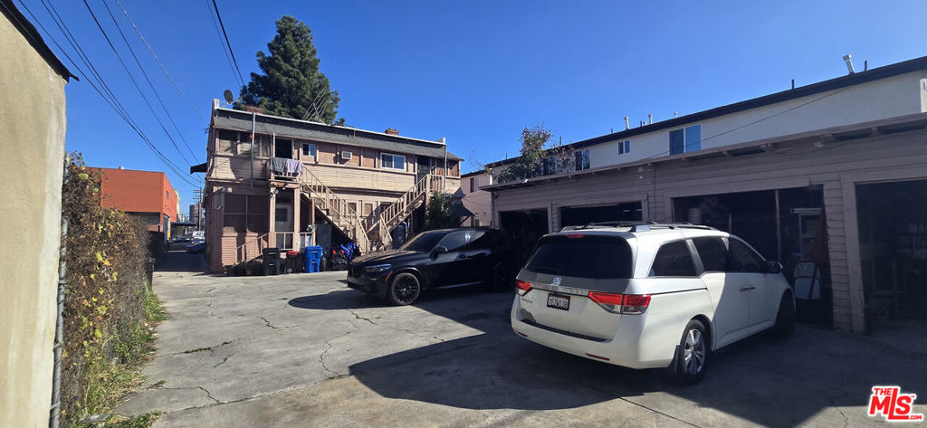 1315 S Westmoreland Avenue