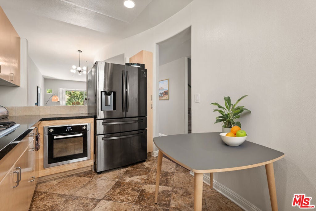 5350 Sepulveda Boulevard 7