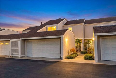 5 Robin Hill Ln Laguna Hills CA 92653