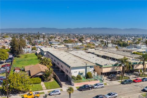 1451 W 105th Street Los Angeles CA 90047