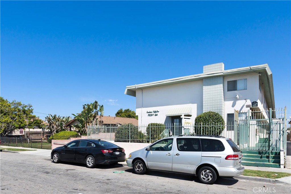 1451 W 105th Street