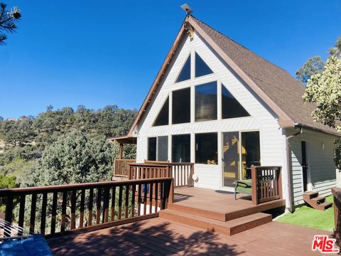 Photo of 3821 North End Drive, Frazier Park, CA 93225 (MLS # 25601769)