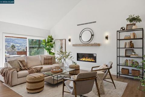 Photo of 316 Village View Ct Ct, Orinda, CA 94563 (MLS # 41120601)