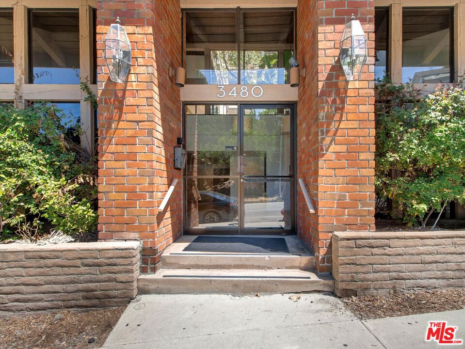 3480 Barham Boulevard 325, Los Angeles CA 90068