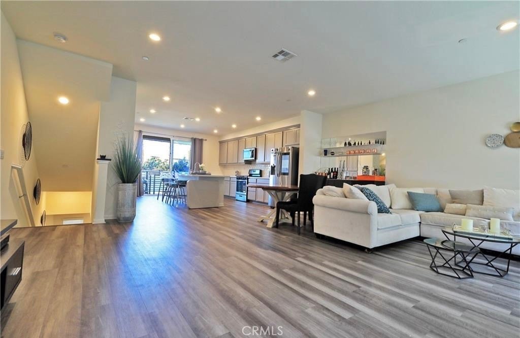1163 Orchard