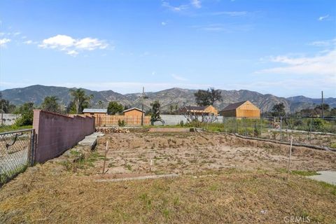 Photo of 105 W Mariposa St, Altadena, CA 91001 (MLS # SR26045290)