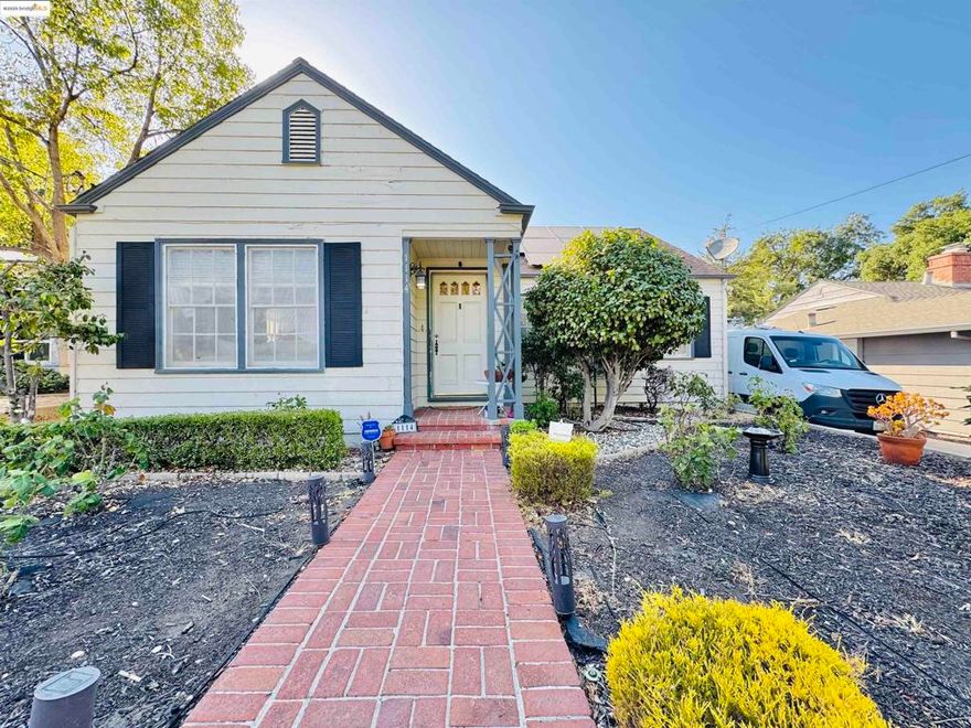 Welcome Home this 2 bedrooms and 1 bath home offers great potential ,1 car garage with a great back yard  . Come and see it today!