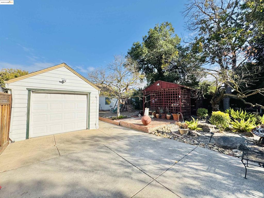 ANTIOCH - Residential