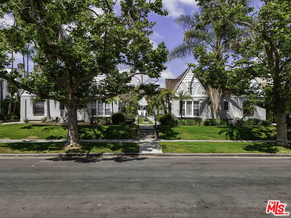 537 N Orange Drive