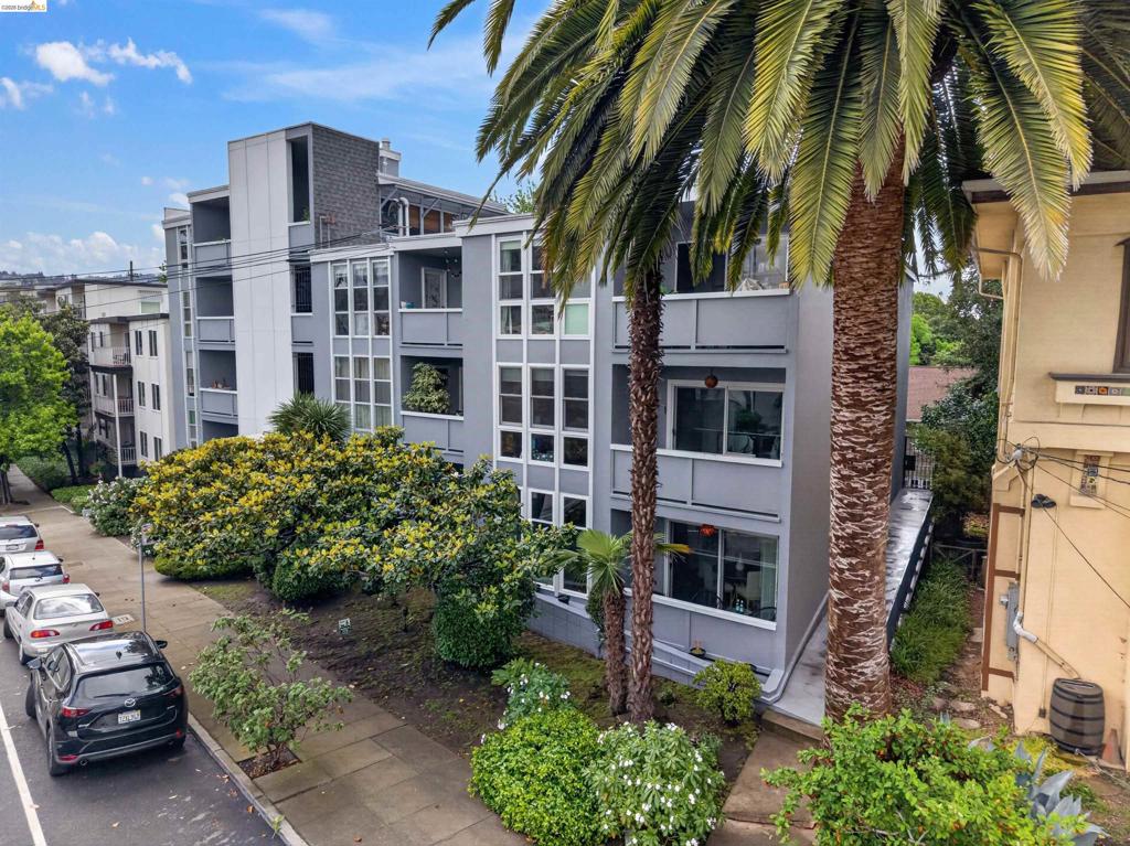 666 Oakland Ave 105