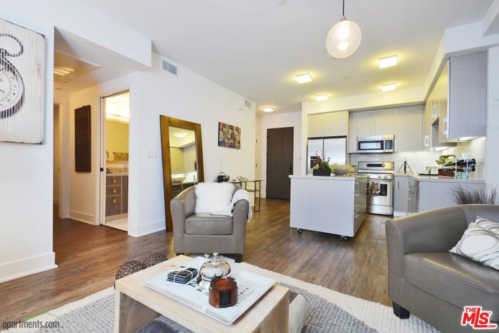 Introducing the BW luxury apartments in Brentwood where you can take the enjoyment of home living and elevate it to the highest standard of luxury and ease. This contemporary and clean living experience with amenities like a fitness center and rooftop garden/lounge, is within close proximity to high-end dining, village cafes, outdoor markets and Whole Foods. Apartment homes are equipped with lots of windows bathing each unit with a taste of the California sun, high end BOSCH stainless steel appliances, front loading washer and dryers, caesar stone granite counter tops, with beautiful designer finishes, and contemporary colors. These thoughtful details crafted combines resort style luxury living, excellent customer service and stunning architecture to give residents the best Brentwood has to offer.Interior Features:-Premium Stainless Steel Appliances-Elegant Caesarstone Countertops-Carrera Marble Backsplash-Contemporary European-Style Cabinetry-Spa-Inspired Bathrooms with Deep Soaking Tubs-Expansive Showers with Carrera Marble Surround-Distressed Wood-Plank Flooring-Plush Carpeted Bedrooms-In-Unit Washer and Dryer-Spacious Wardrobes and Walk-In Closets-Custom Window Treatments-Designer Lighting Fixtures-Intrusion Detection Systems-Floor-to-Ceiling Windows-Community Amenities:-24-Hour Fitness Center-On-Site Restaurant for Convenient Dining-Rooftop Lounge with City Views and Jacuzzi-Outdoor Rooftop Kitchen and Grilling Area-Modern Lobby with Stylish Kitchen and Interactive Space-Business Center-Two High-Speed Elevators for Quick Access-Controlled Access for Enhanced Security*Garage tandem parking available for an additional fee of $200