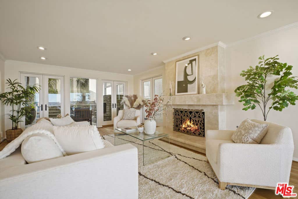 Photo of 26908 Malibu Cove Colony Drive, Malibu, CA 90265 (MLS # 26867391)