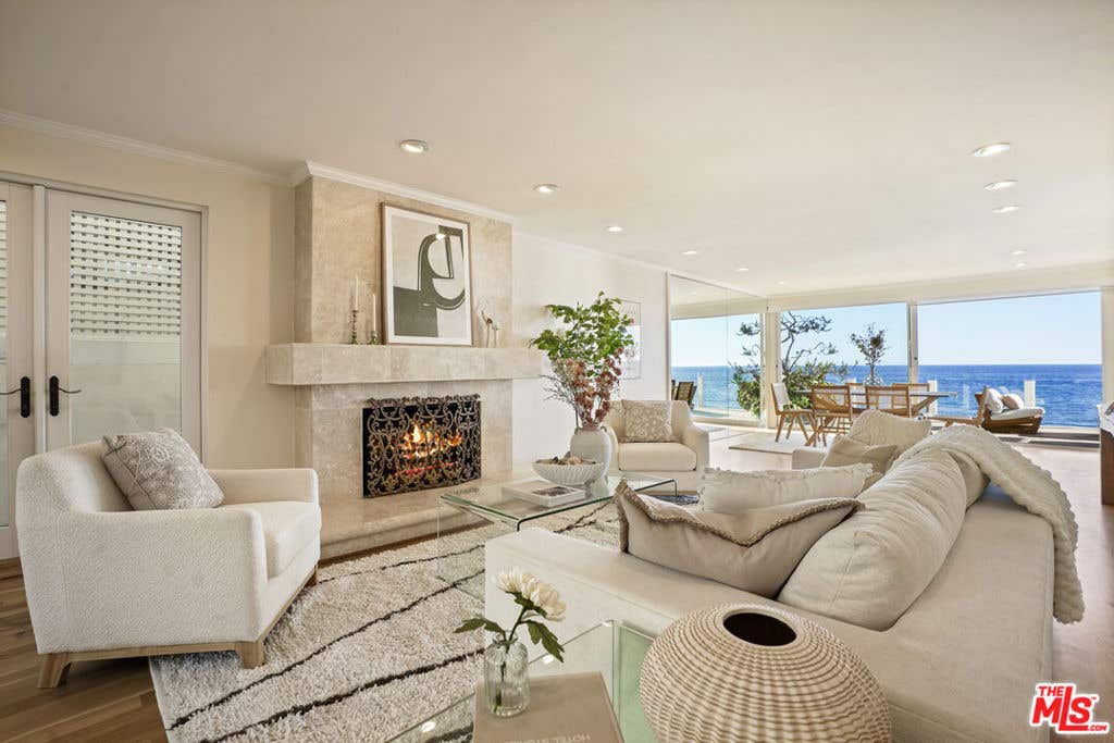 Photo of 26908 Malibu Cove Colony Drive, Malibu, CA 90265 (MLS # 26867391)