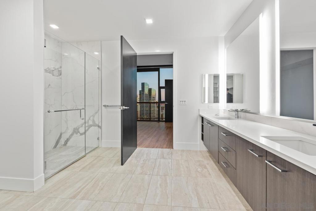Downtown - Residential Lease