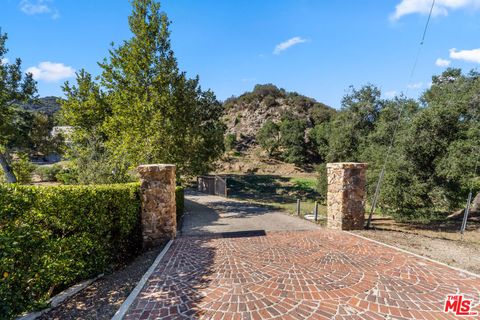 Photo of 622 E Carlisle Road, Thousand Oaks, CA 91360 (MLS # 25560075)