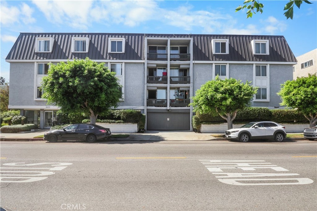 8635 FALMOUTH Avenue 203