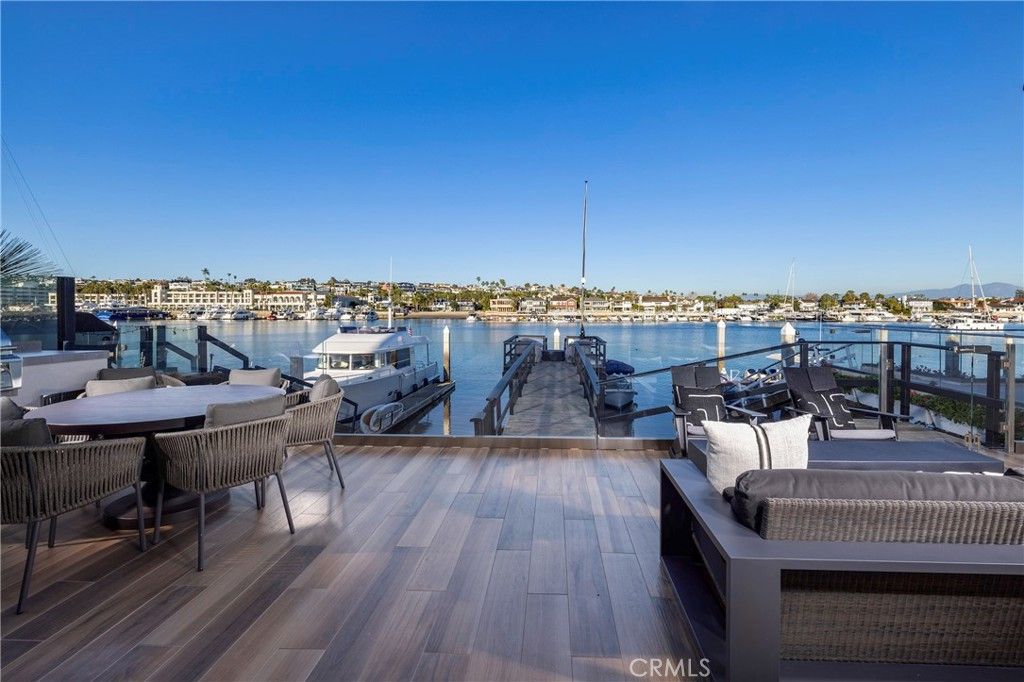 Photo of 704 Via Lido Nord, Newport Beach, CA 92663 (MLS # NP25273782)