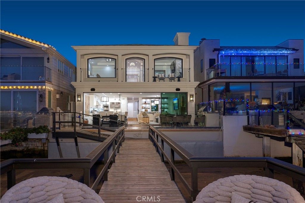 Photo of 704 Via Lido Nord, Newport Beach, CA 92663 (MLS # NP25273782)