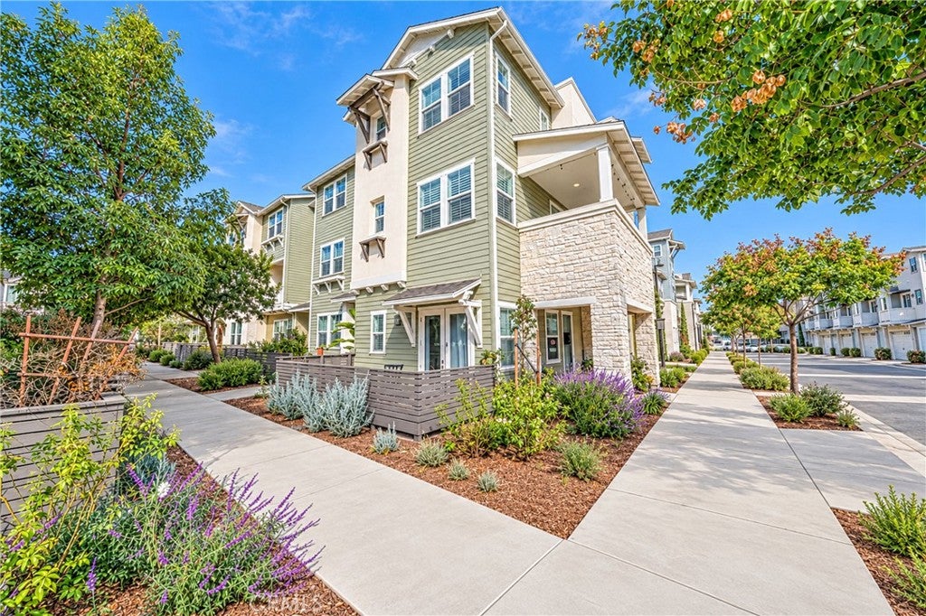 5690 Surfrider Way 105