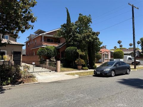Photo of 3252 Cattaraugus Avenue, Los Angeles, CA 90034 (MLS # CV25189188)