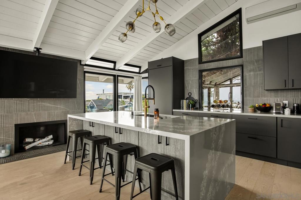 Photo of 2568 Bonita Way, Laguna Beach, CA 92651 (MLS # 260024040SD)