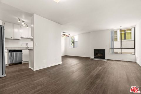 Photo of 1950 Rodney Drive #101, Los Angeles, CA 90027 (MLS # 25615551)