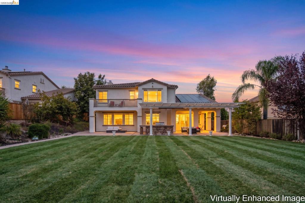 171 E Country Club Dr