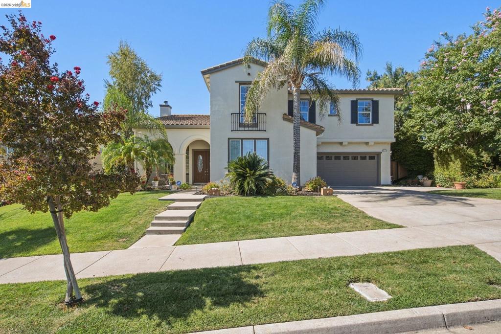 171 E Country Club Dr