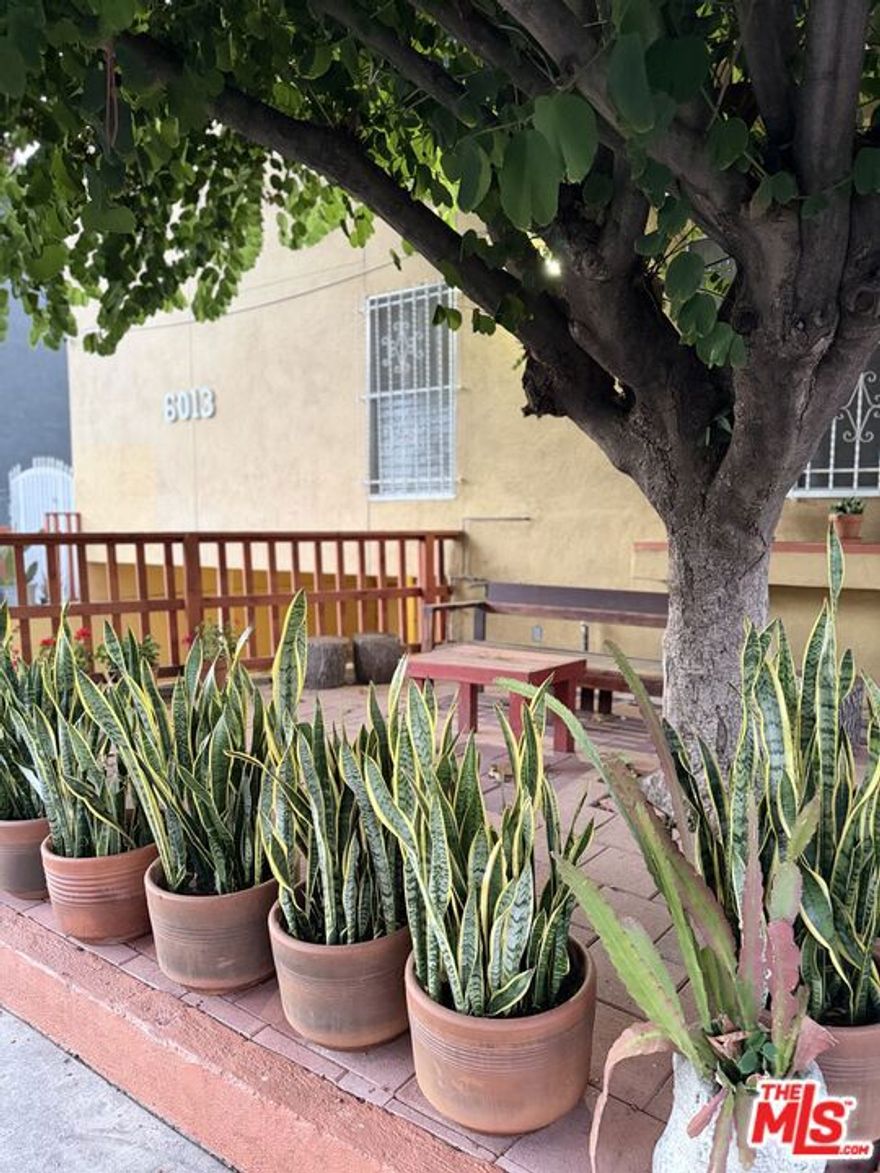 Located in a highly desirable area in the heart of Hollywood, this front-facing (south) 1 bedroom + 1 bathroom unit offers an abundance of natural light throughout. The home features hardwood floors, a spacious living room, a dedicated dining area, and a beautifully renovated bathroom. The bedroom includes mirrored sliding closet doors and generous closet space. The kitchen is updated with all-newer appliances and quartz countertops.This unit also includes one assigned parking space.