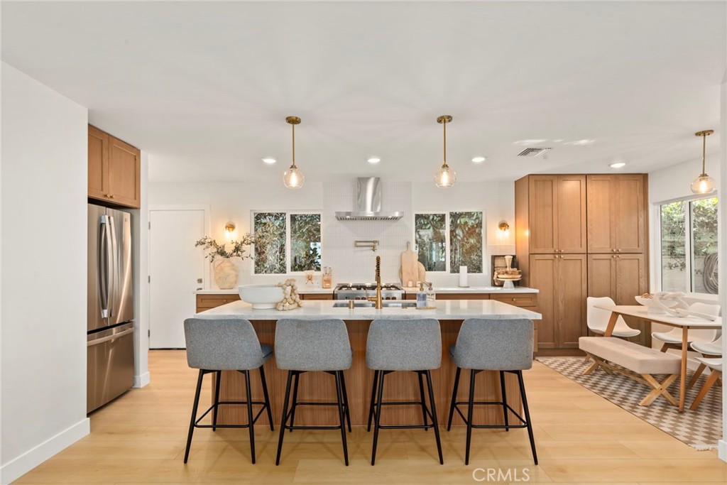 661 W 30th Street