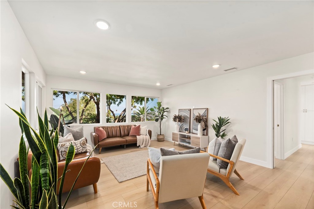 661 W 30th Street