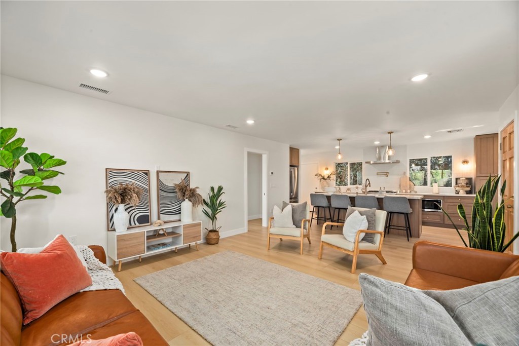 661 W 30th Street