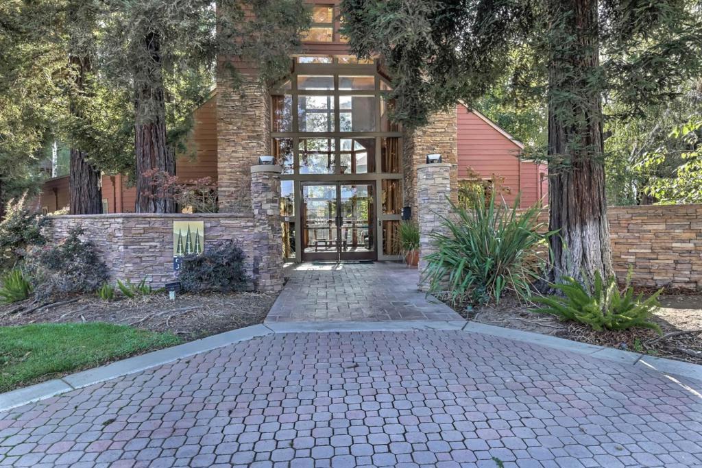 Location, Location, Location! Beautiful move-in ready home located near Santana Row, Valley Fair, tech business center, entertainment and restaurants. Newer double pane windows. Stainless steel appliances, granite countertops, separate dining area, large living room that can open out to the patio, perfect for entertaining. Large walk-in closets in both bedrooms. Convenient washer and dryer in unit. Resort like amenities include fitness center, swimming pools, spa, club houses, and barbecue area. Easy access to major commute corridors including 280 & 880 freeways.