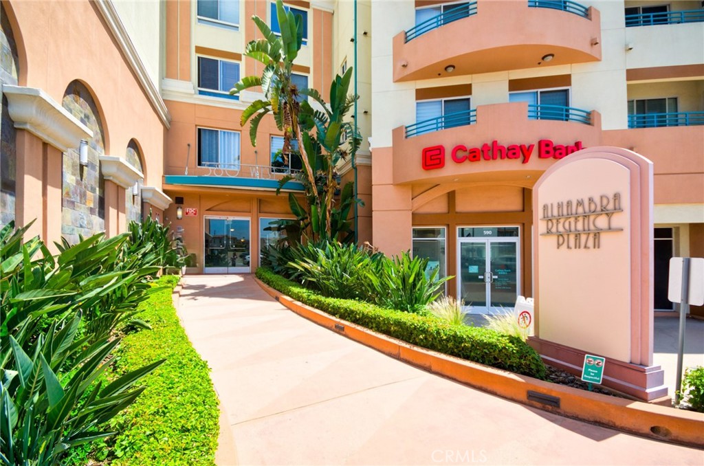 580 w main street 105