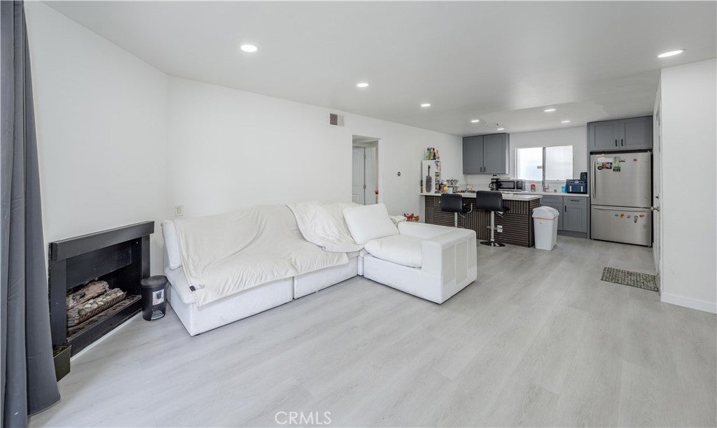 2803 S Fairview C