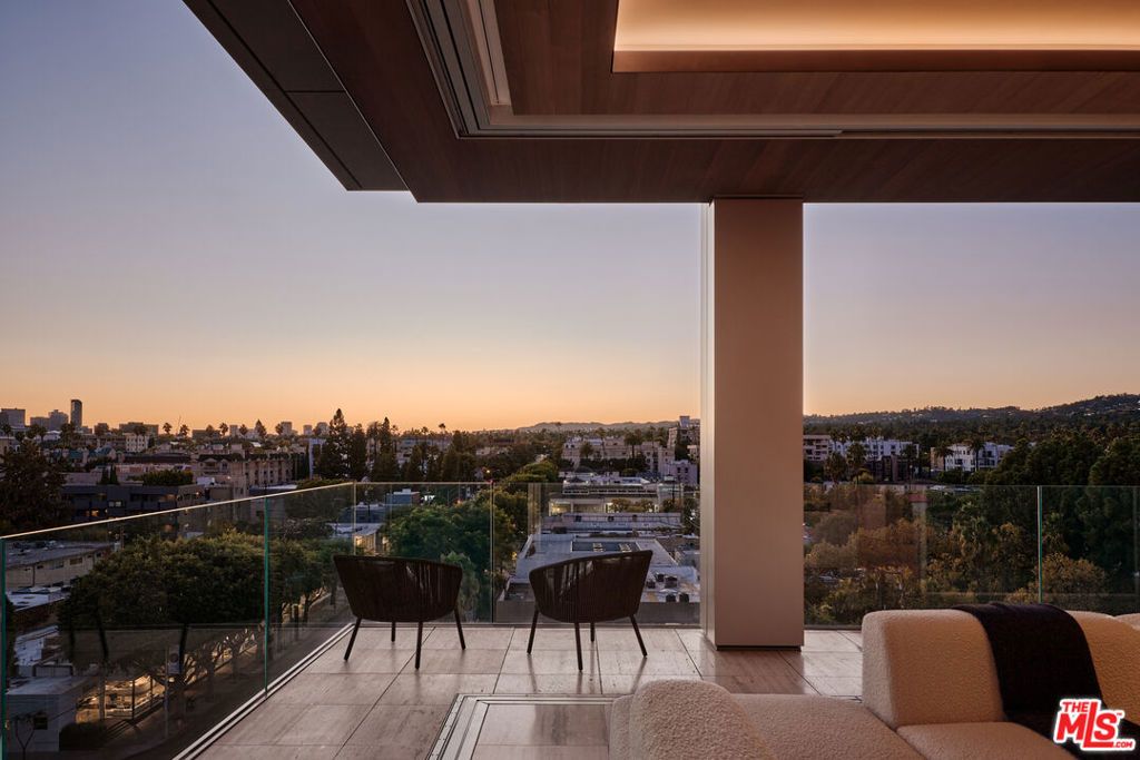 Photo of 8899 Beverly Boulevard #8C, Los Angeles, CA 90048 (MLS # 25611311)