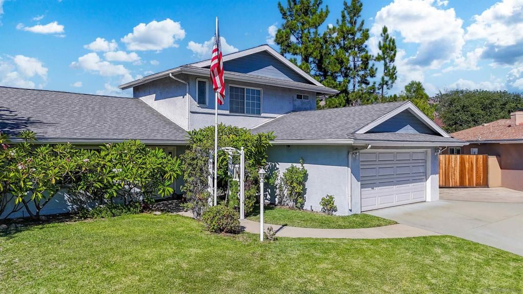 Photo of 911 Groveton Ave Ave, Glendora, CA 91740 (MLS # 250042230SD)