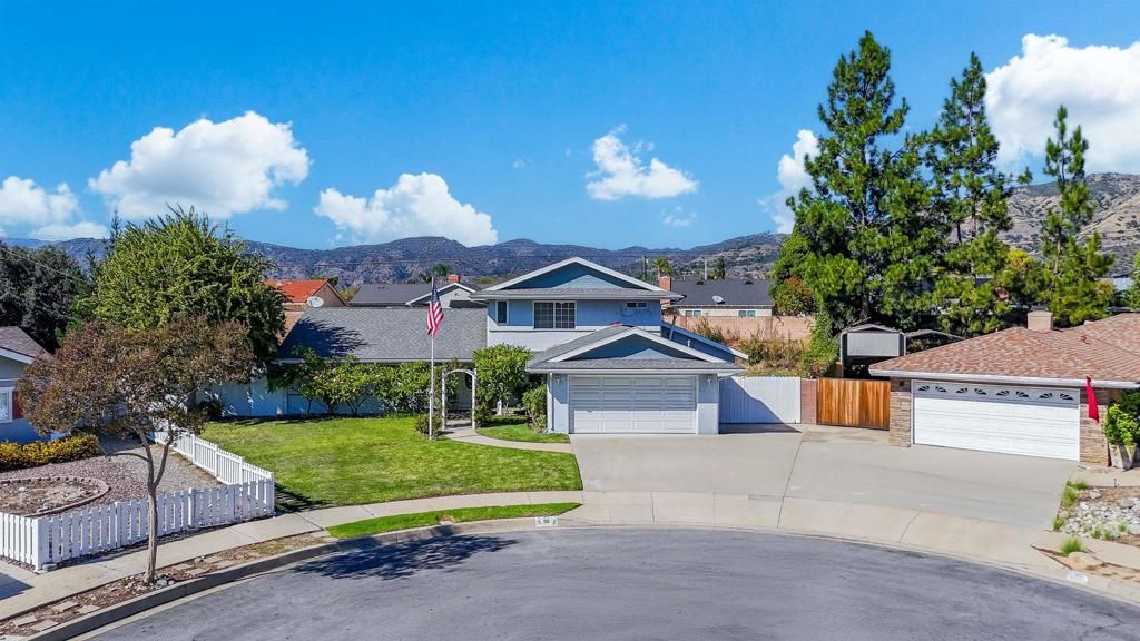 Photo of 911 Groveton Ave Ave, Glendora, CA 91740 (MLS # 250042230SD)