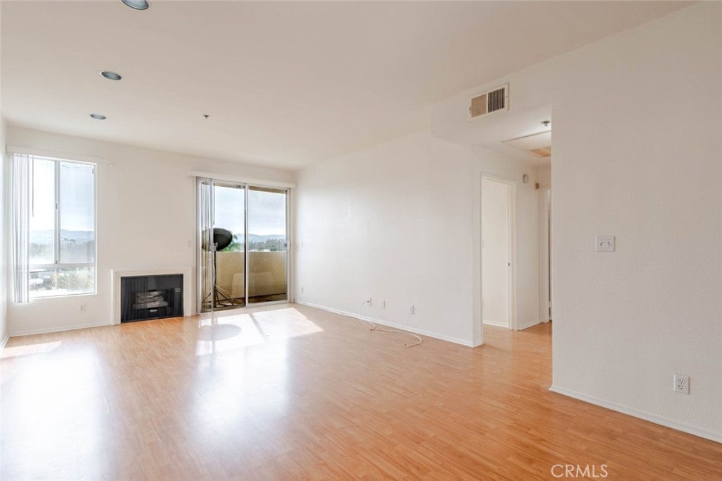 19350 Sherman Way 210