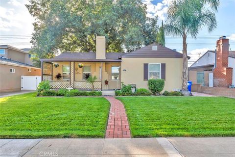Photo of 1527 N Avon Street, Burbank, CA 91505 (MLS # BB25232217)
