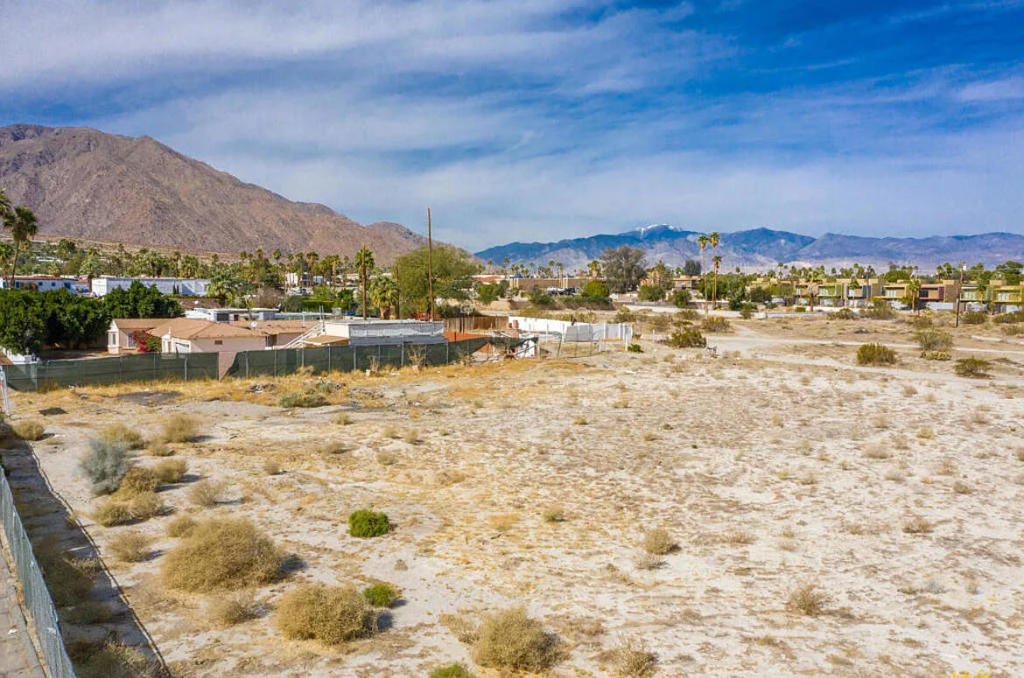 Racquet Club West - Land