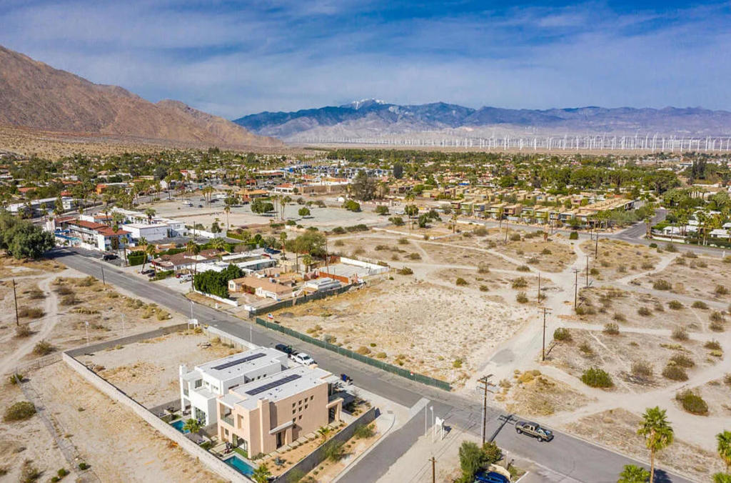 Racquet Club West - Land